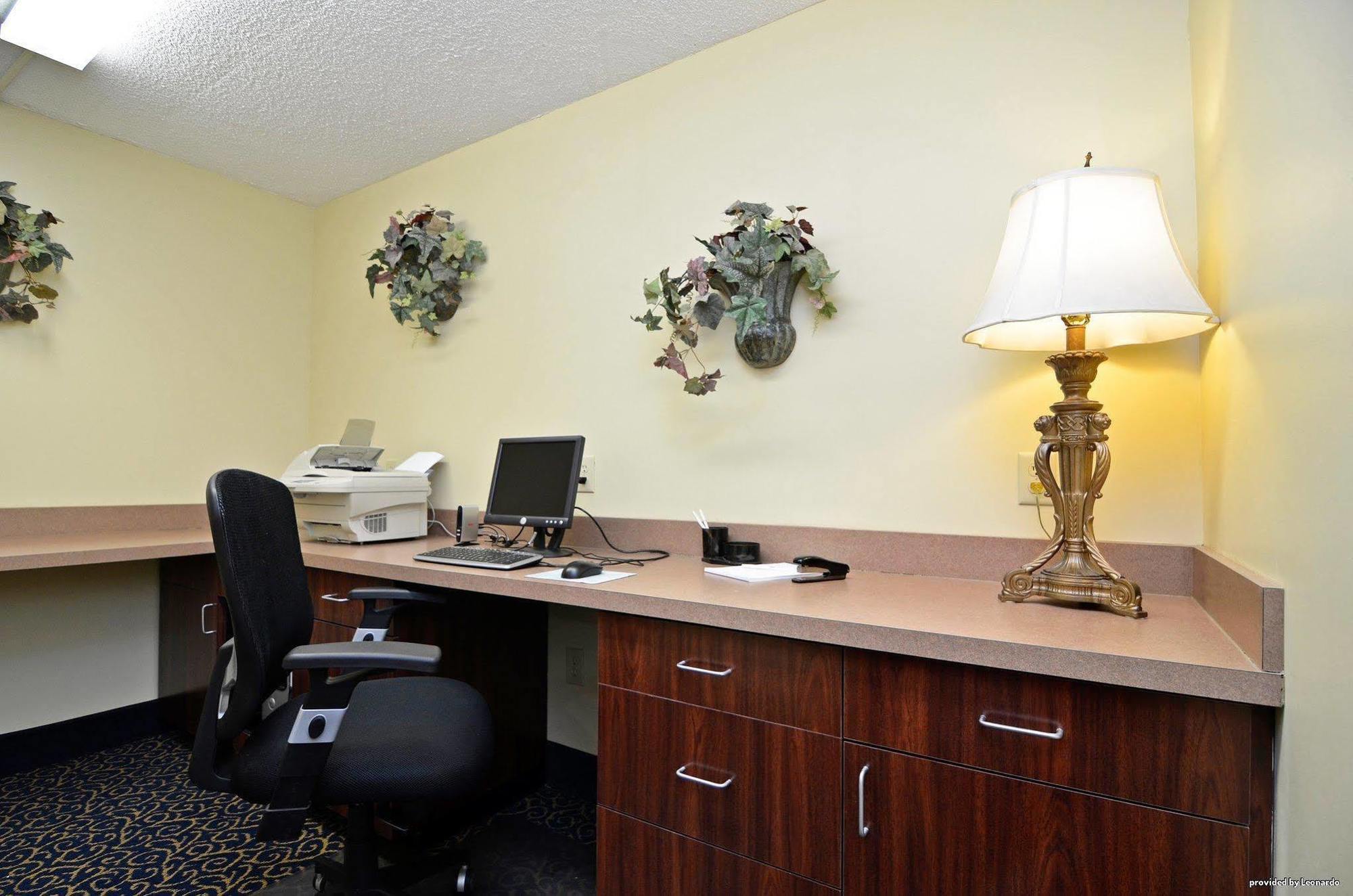 Best Western Plus Yadkin Valley Inn & Suites Jonesville Facilidades foto